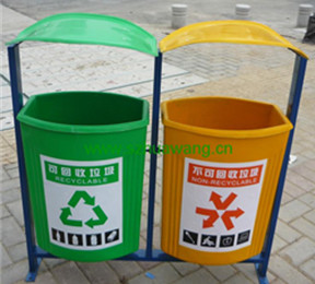 戶外垃（lā）圾桶