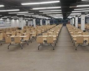 不鏽（xiù）鋼餐桌椅HW-K018