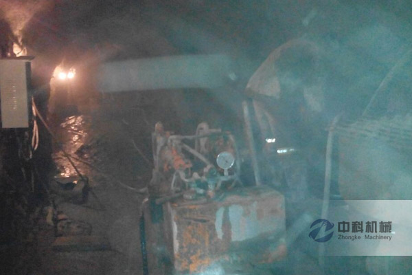 中（zhōng）原礦業注漿機施工現場（chǎng）-0