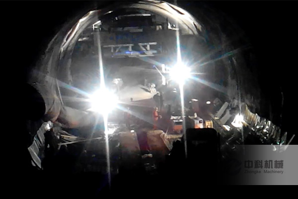 陝（shǎn）西隧道雙（shuāng）液注漿機施工