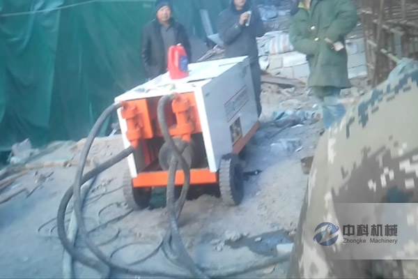 北（běi）京（jīng）石景山區（qū）高架橋雙液注漿施工現場（chǎng）-1