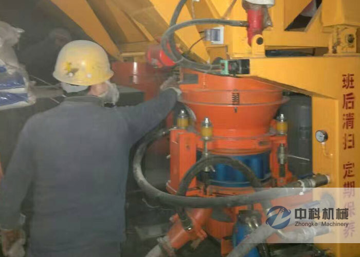 貴州畢（bì）節（jiē）自動上料噴漿機施工現場-1