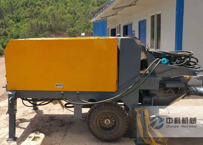 液（yè）壓泵送式濕噴機施工現（xiàn）場