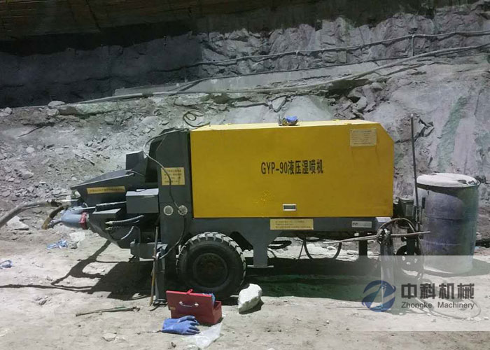 中國水電六局承建地下廠房（fáng）係統工（gōng）程液壓濕噴機施工現場-1