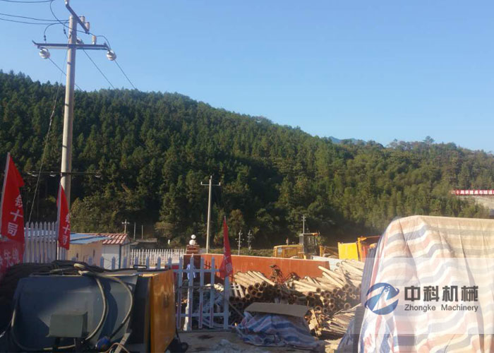 中鐵十（shí）局液壓（yā）濕噴機施工現場-0