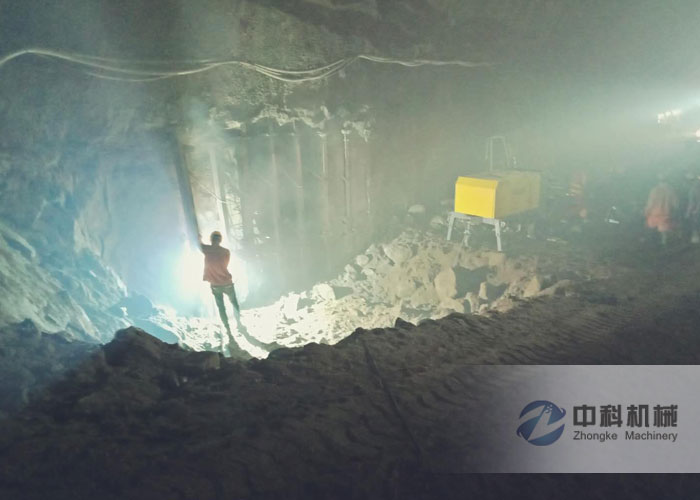 中鐵五局牡佳（jiā）客專液壓濕噴機施工現場（chǎng）-4