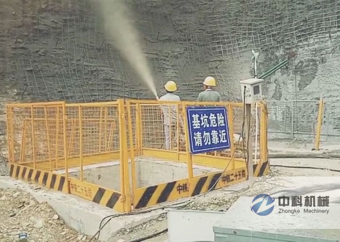 中鐵二十五局ZK700混凝土濕噴機施工現場-1