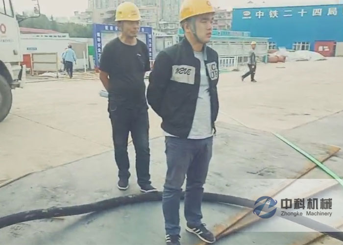 中鐵二十四（sì）局液壓濕噴機施工現場-1