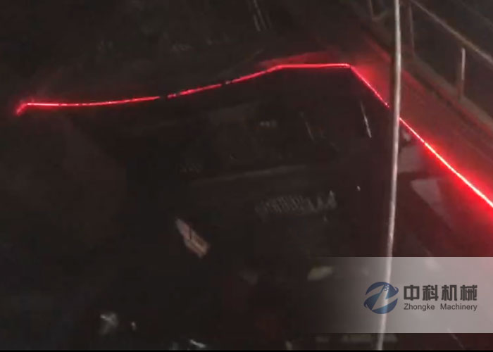 中鐵一局拱頂帶（dài）模注漿一體機（jī）帶模（mó）注漿施工現場-3