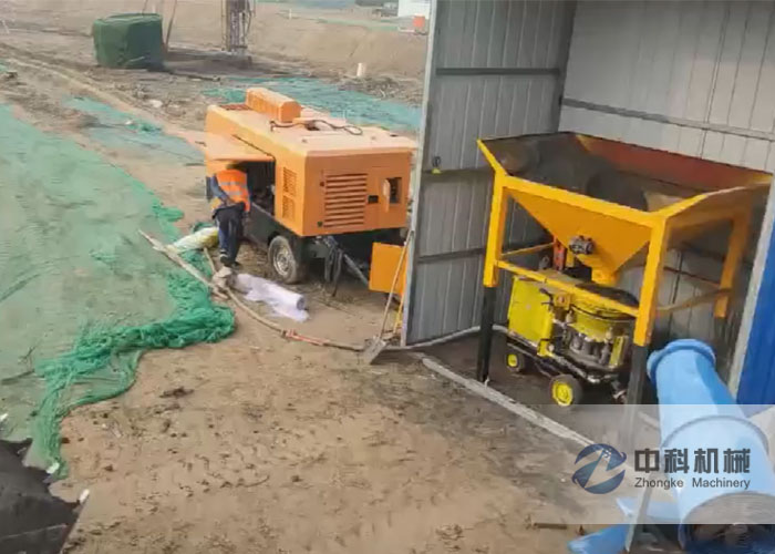 PZ-6混凝土噴漿機及上料機施工現場(chǎng)