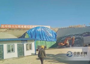 中鐵十九局雙噴頭液壓濕噴機施工現場