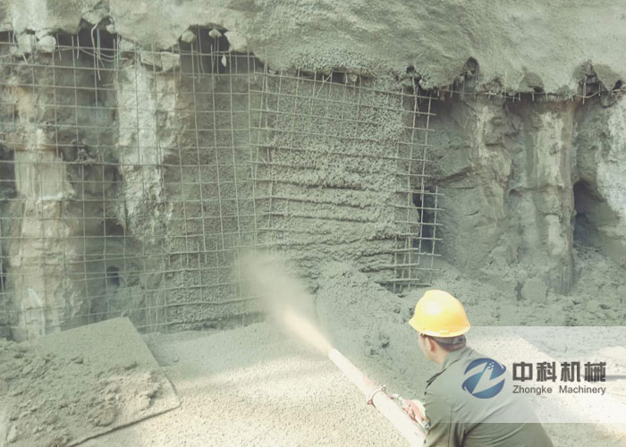 中交二航局ZK700型混凝土濕噴（pēn）機施工現（xiàn）場-3