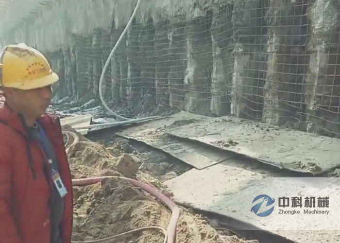 中（zhōng）交（jiāo）二航局ZK700型混凝土濕噴機施（shī）工現場-4