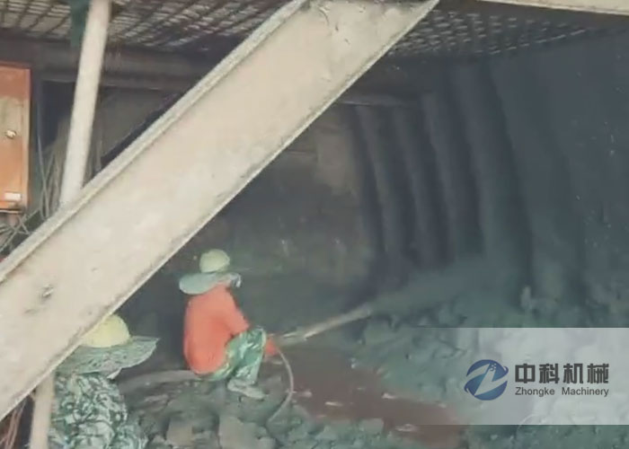 車載式雙噴（pēn）頭（tóu）濕噴機施工現場-3