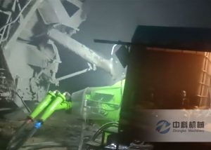 中鐵十八局車載式雙噴頭濕噴機施（shī）工（gōng）現場