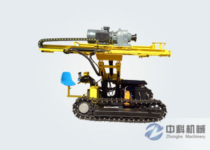 300型履帶（dài）式鑽機