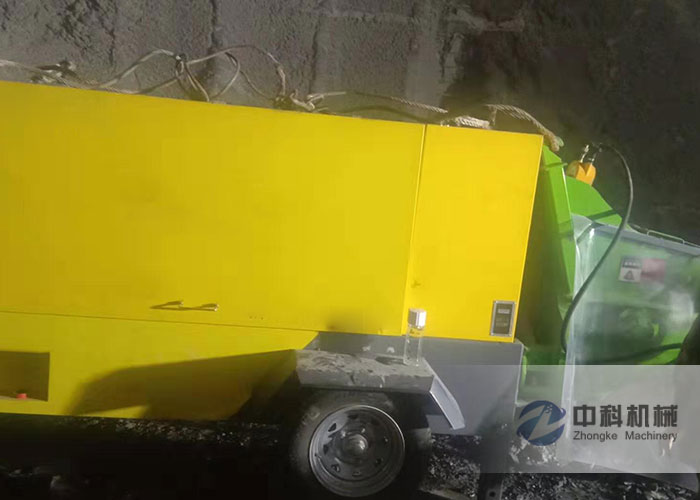 雙噴頭液（yè）壓濕噴機施工現場-1