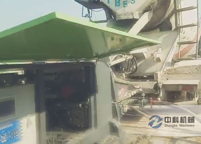 中鐵隧道局（jú）液壓濕噴機（jī）施工現（xiàn）場-3