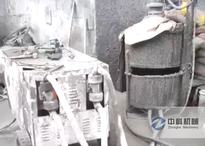 雙液注漿機、雙層攪拌機施工(gōng)現場(chǎng)