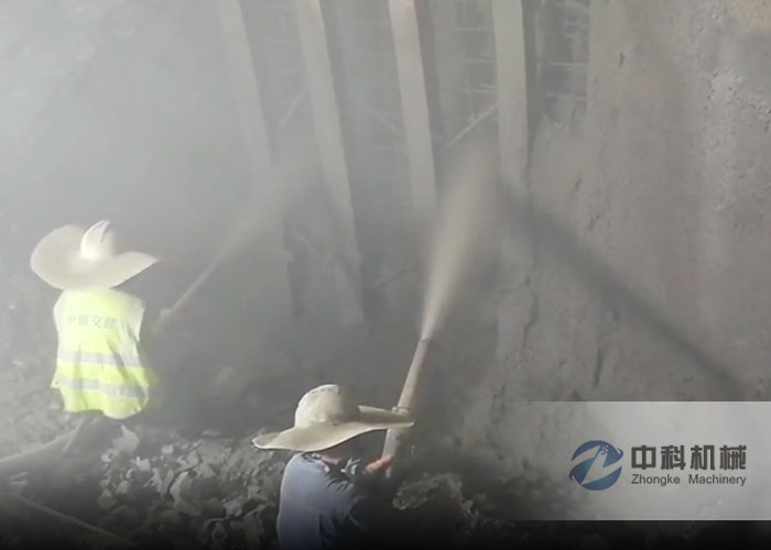 中交三航局雙噴（pēn）液（yè）壓濕噴機（jī）施工現場-3