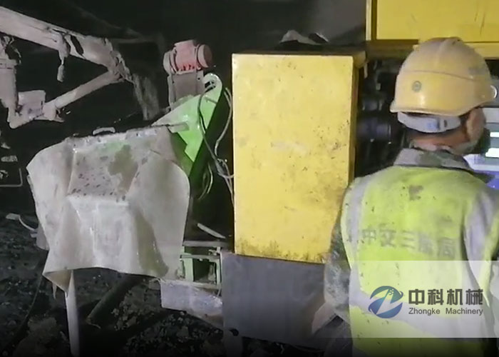 中（zhōng）交三航局雙（shuāng）噴液壓濕噴機施工現場-0