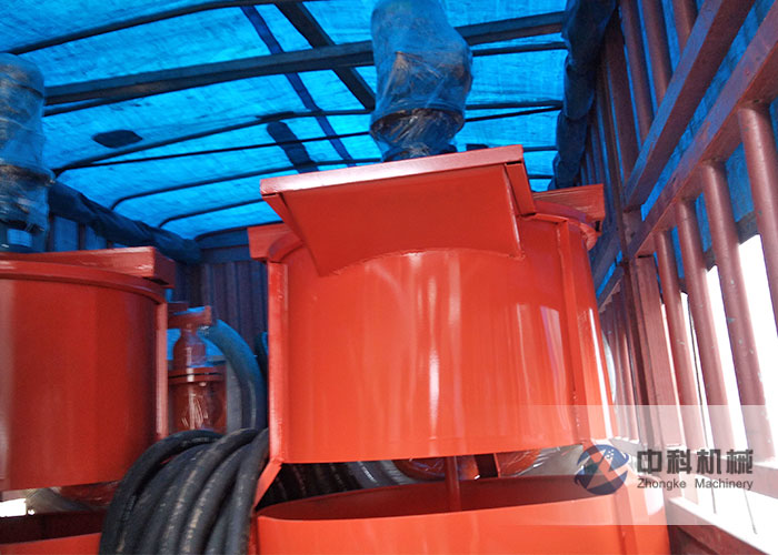 中鐵十二（èr）局水泥砂漿注漿機、灰漿攪拌機發貨現（xiàn）場