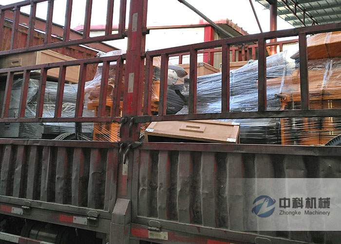 中鐵（tiě）十九局轉子式混凝土濕噴機發貨現場