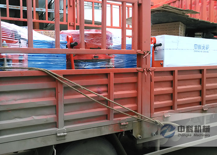 西安雙液注（zhù）漿機、PZ-6噴漿機發貨現場