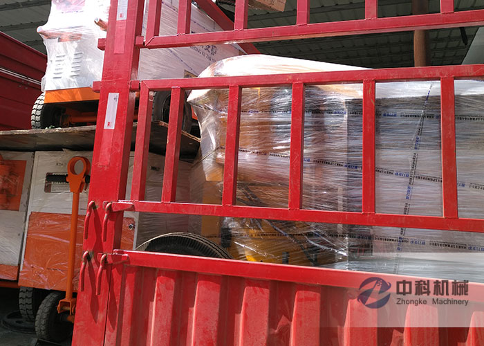 中鐵十五局轉子式濕噴機（jī）、雙液注漿機發貨現場