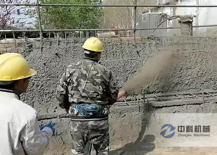 液壓式（shì）混凝土濕噴機施工現場-1