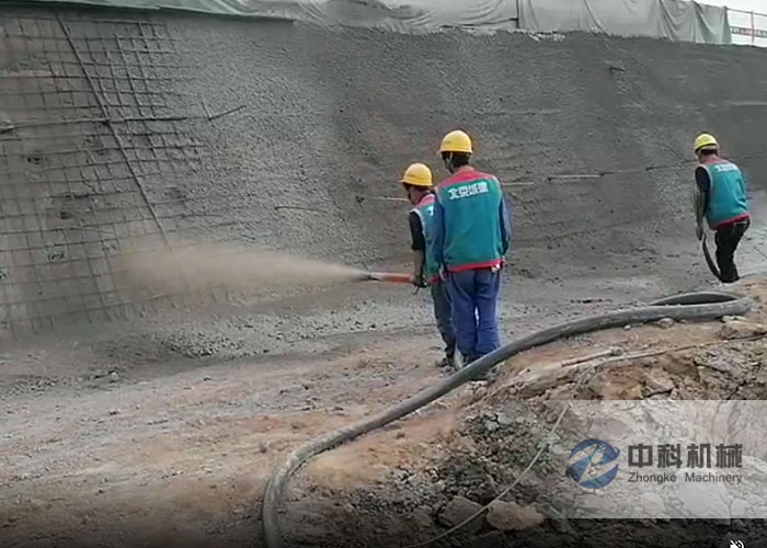 雄安新區（qū）車載式雙（shuāng）噴頭濕噴機施工（gōng）現（xiàn）場-3