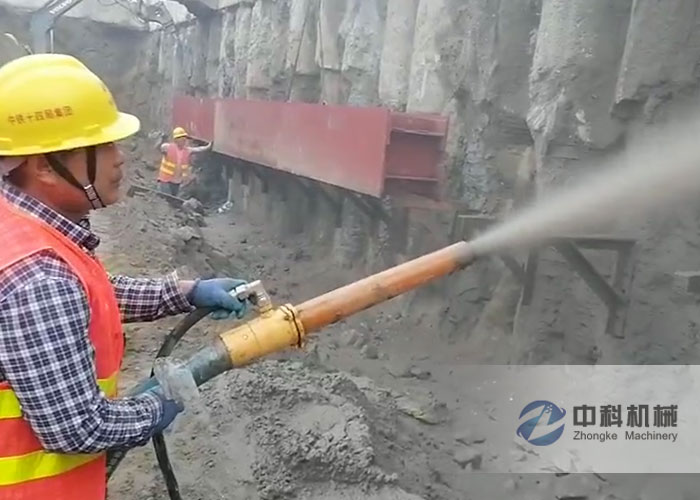 中鐵十四局液壓濕噴機施工(gōng)視頻