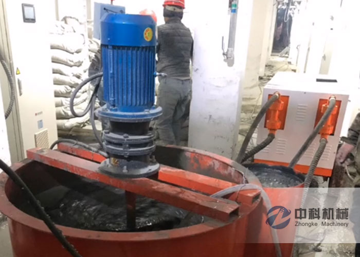 液（yè）壓雙液注漿機、JW700攪拌機施工現場