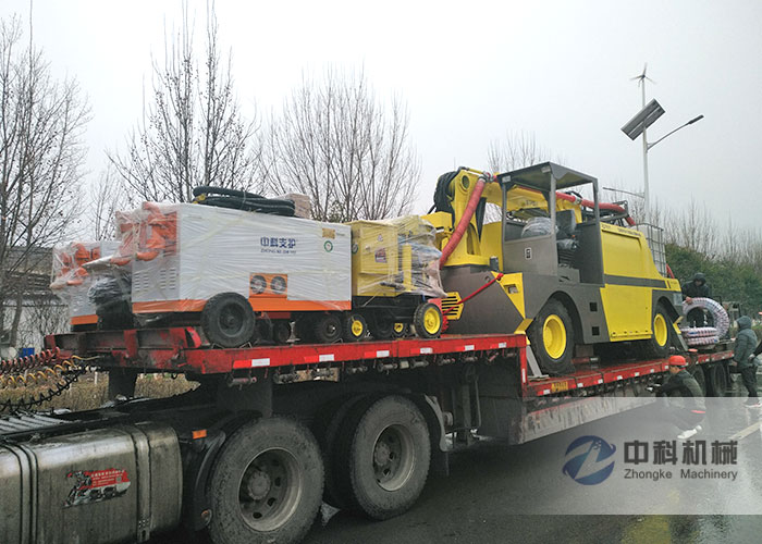 混凝土濕噴台車、PZ-6噴漿（jiāng）機、雙（shuāng）液注漿機發貨現場-2