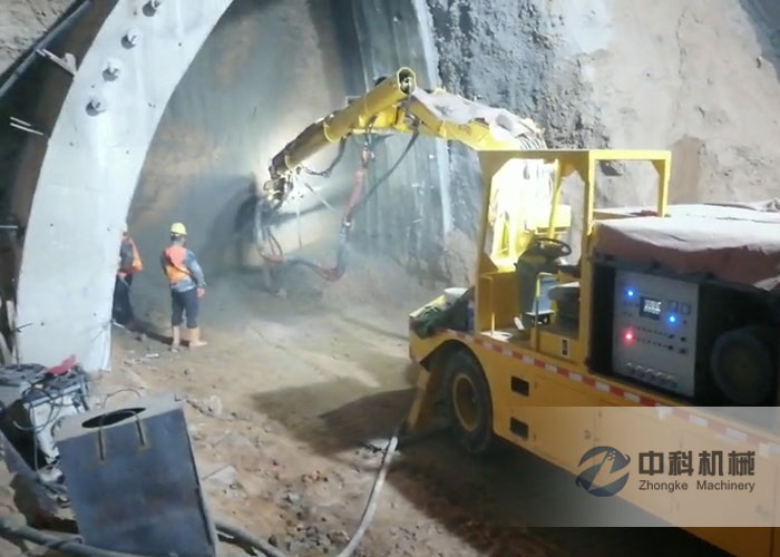 中交一公局混凝土濕噴台車施工(gōng)視頻