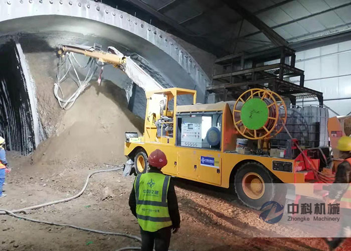 中交一公局工程混凝（níng）土濕噴台車施工現場（3）-0