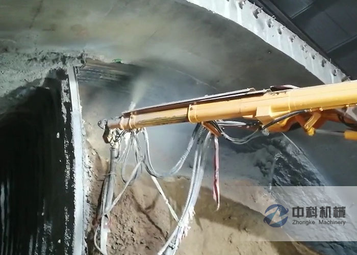 中交一（yī）公局工程混凝土濕噴台車施工現場（3）-2