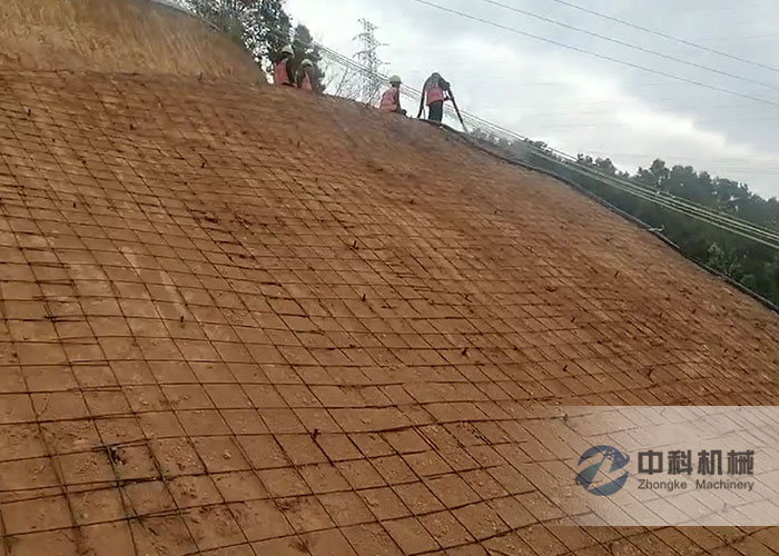 中鐵一局液壓濕噴（pēn）機施工現場-1