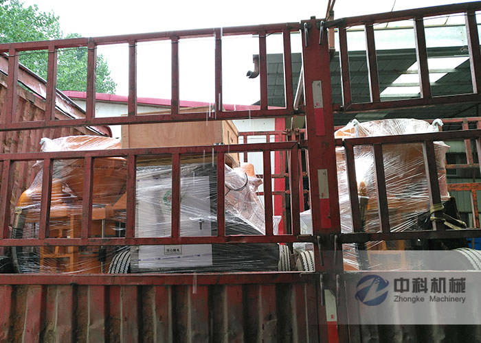 中鐵三局（jú）轉（zhuǎn）子式混凝（níng）土濕噴機（jī）發貨現（xiàn）場（chǎng）-0