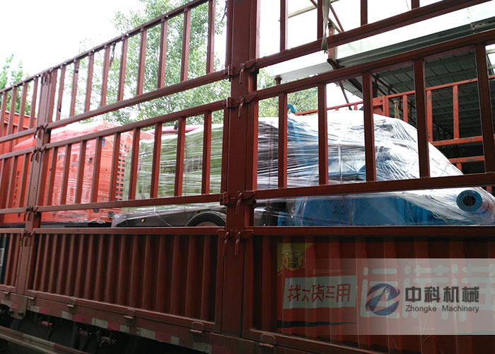 中鐵十九局液壓混凝土濕（shī）噴機（jī）、空壓機發貨現場-0