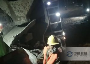 隧道用（yòng）車載雙噴頭（tóu）濕噴機施工視頻