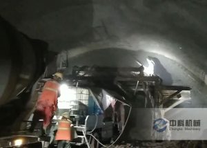 隧道用車載式混（hún）凝土濕噴機施工視頻（pín）