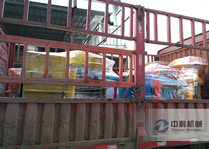 濟南雙液注漿機、轉子式濕噴機、PZ-6噴漿機發貨現（xiàn）場-0