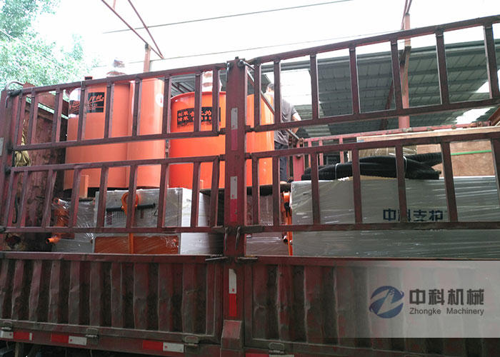 廣州雙液注漿機、灰漿（jiāng）攪拌機發貨現（xiàn）場-0