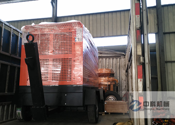 中鐵七局轉子式混凝土濕噴機、空壓機發（fā）貨現場-0