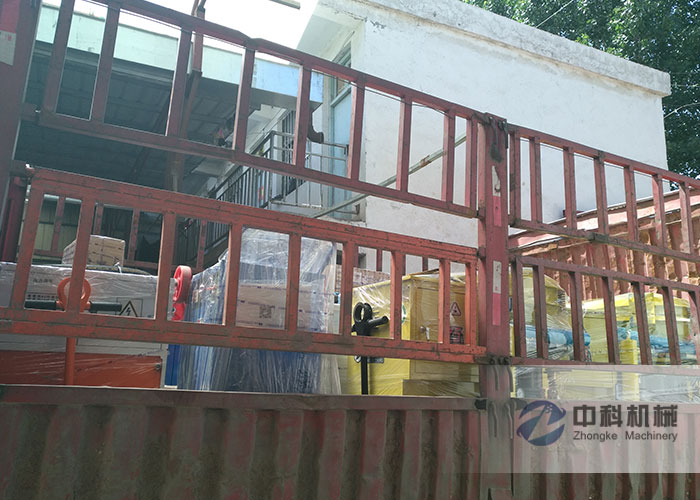 濟（jì）南雙液注漿機、砂（shā）漿噴塗機、PZ-6噴漿機發貨現場-0