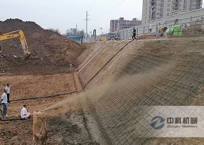 小型混凝土濕噴機施工現場-2