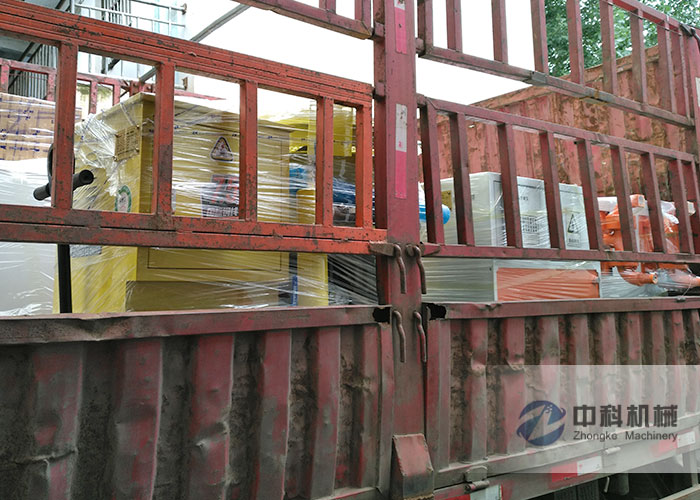 濟（jì）南雙液注漿機、PZ-6混凝土噴漿機發貨現（xiàn）場-0