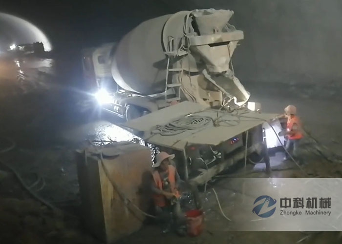 中鐵十七局雙噴頭液壓濕噴機施工現場-1