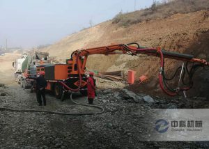 混凝土濕噴台車施工現場